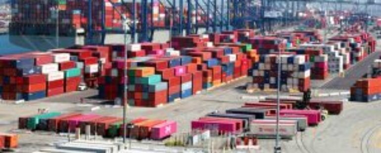 Crisis logística en China lleva a EE.UU. a impulsar la relocalización de la producción en países amigos